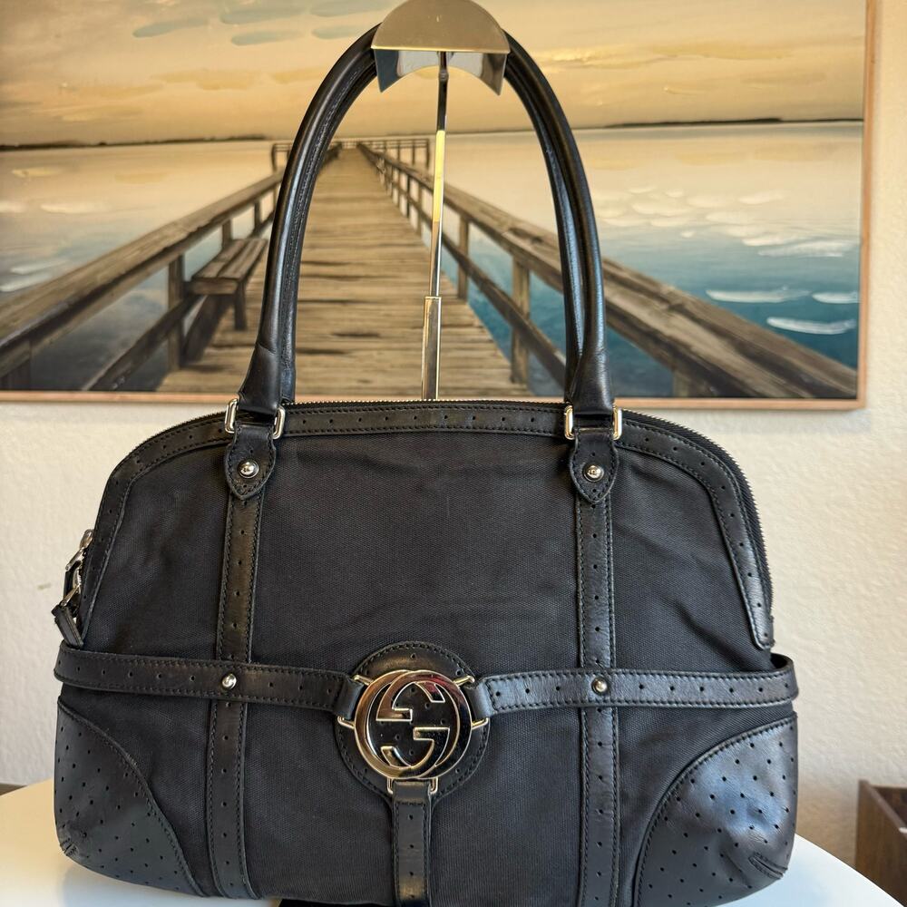 💎👑EXTRA LARGE👑💎Authentic GUCCI  Shoulder Bag